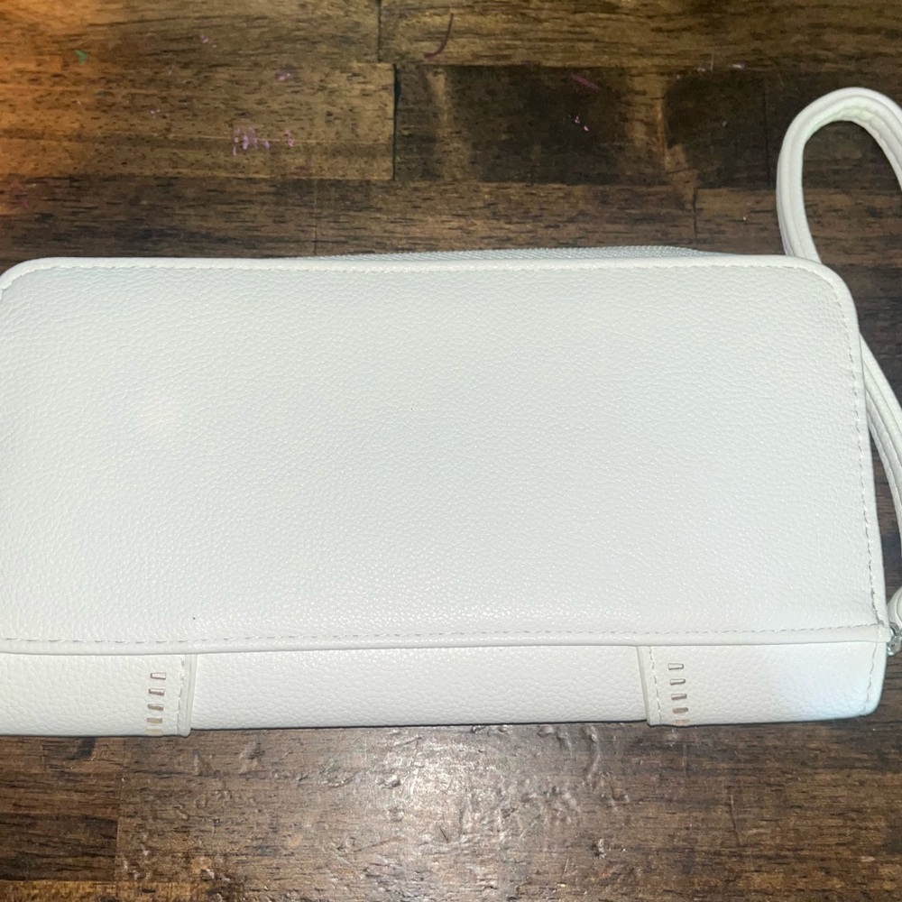 NWOT. Jessica Simpson white boho wallet never used
